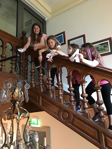 per le bimbe programma separato e divertente...