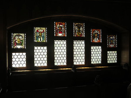 ... con le sue innumerevoli "Wappenscheiben"